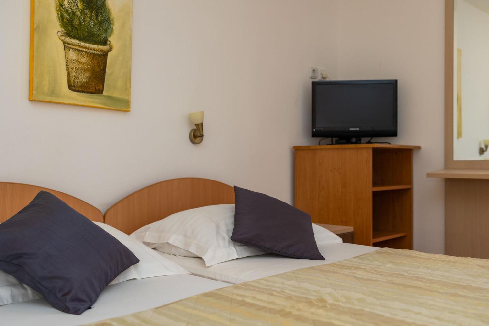 Premium Apartments - Lavica Beach Podstrana Exterior foto